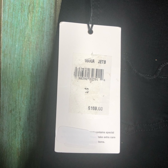 7 For All Mankind Kimmie Crop Jeans - Picture 5 of 5